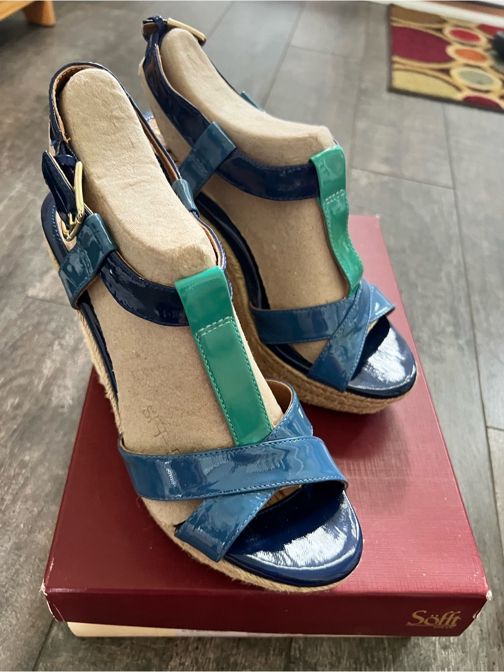 Söfft Pedra Blue Multi Patent Leather Wedge Sandals Size 9M